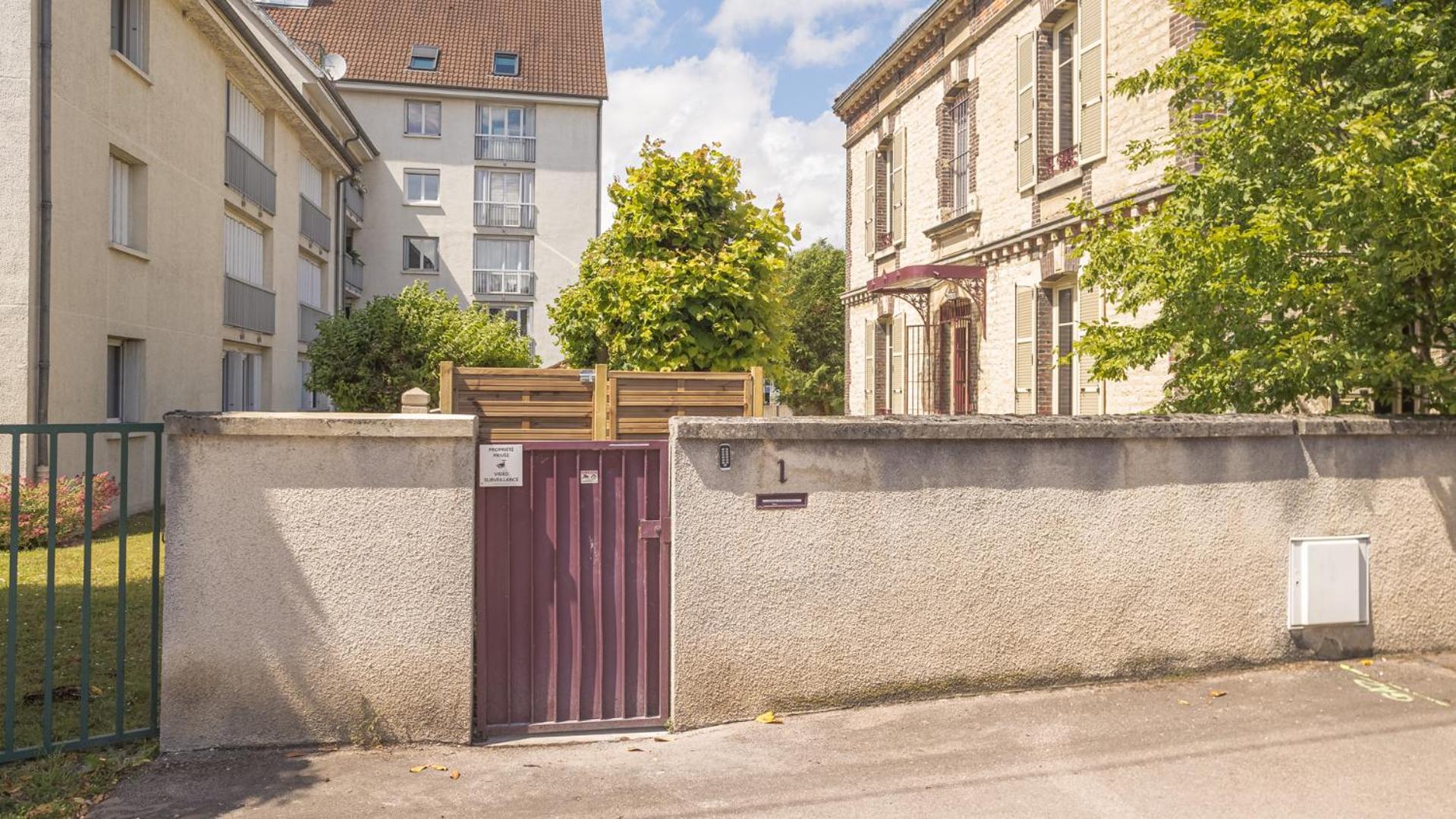 Bonappart 2 - Charme Napoleonien & Confort Troyes Luaran gambar