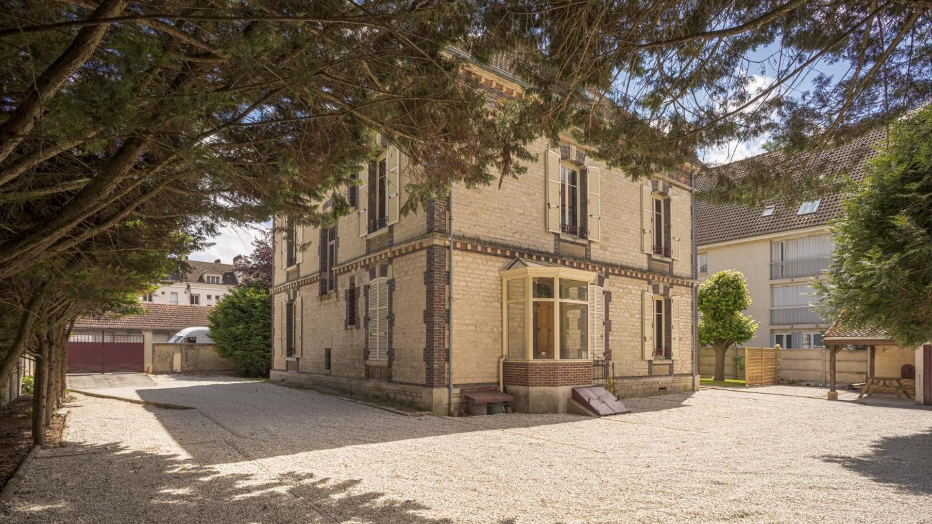 Bonappart 2 - Charme Napoleonien & Confort Troyes Luaran gambar